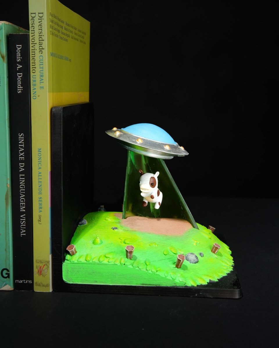 Alien Invasion Bookend - The Phynagrin Show