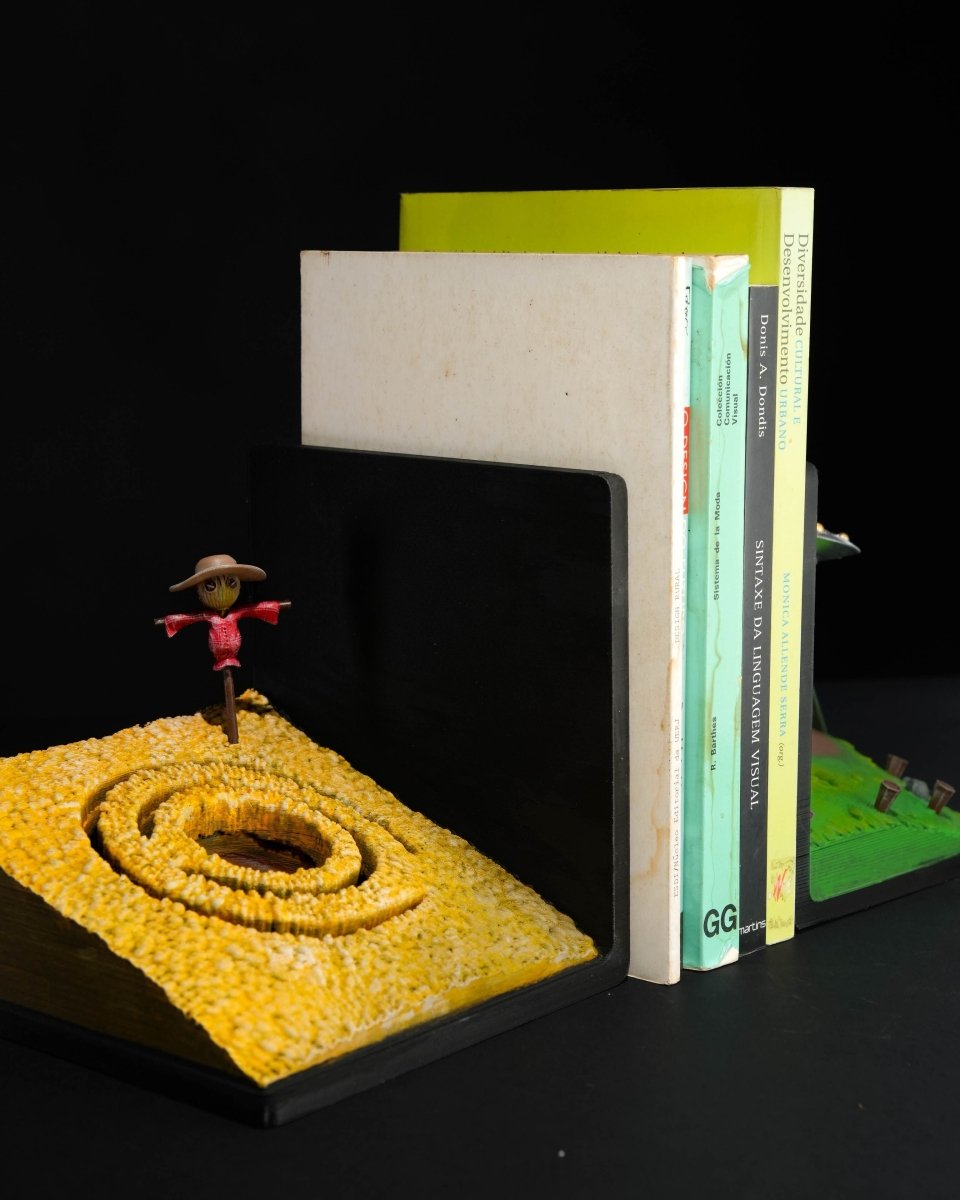 Alien Invasion Bookend - The Phynagrin Show