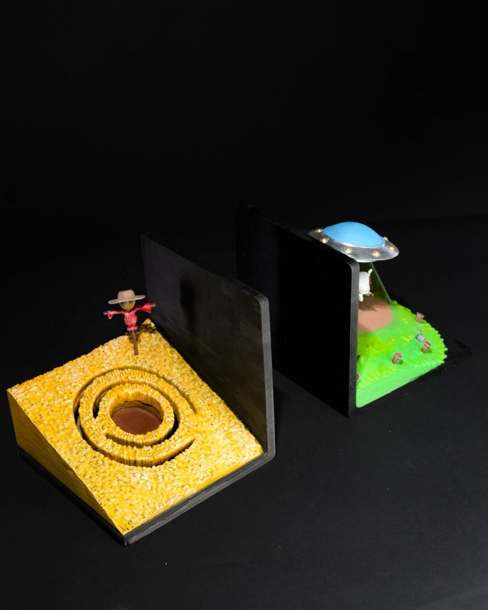 Alien Invasion Bookend - The Phynagrin Show