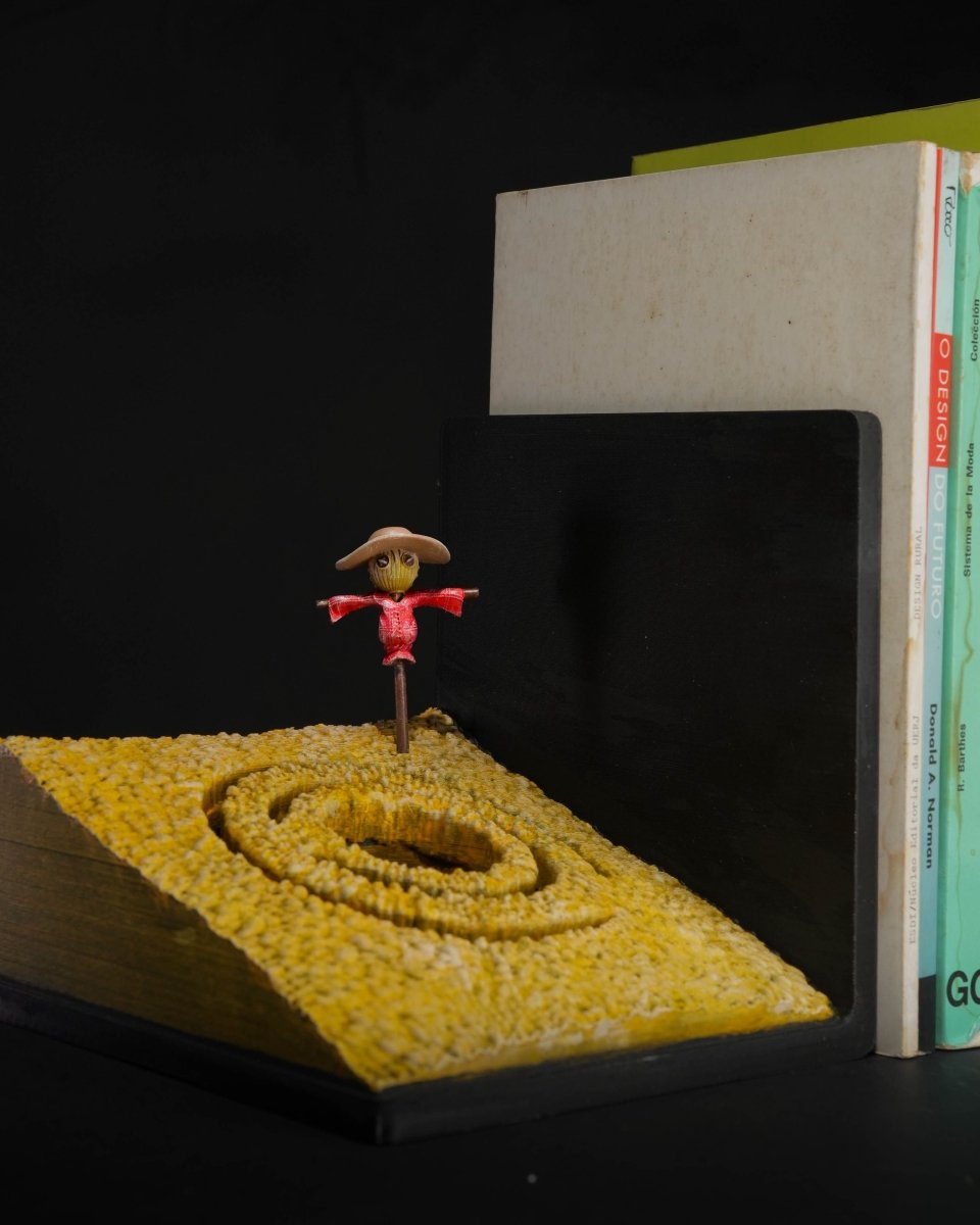 Alien Invasion Bookend - The Phynagrin Show