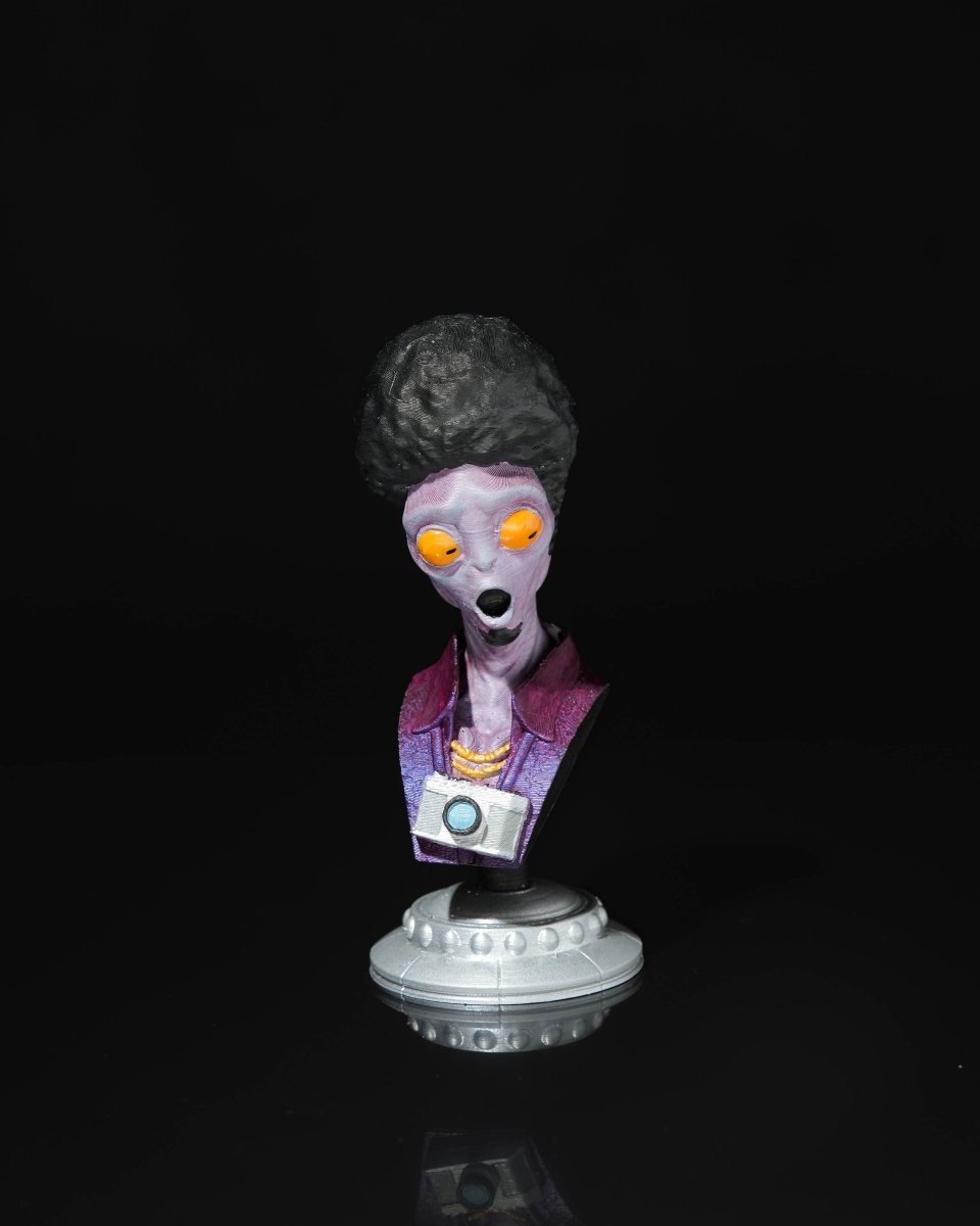 Alien Tourist Busts - The Phynagrin Show