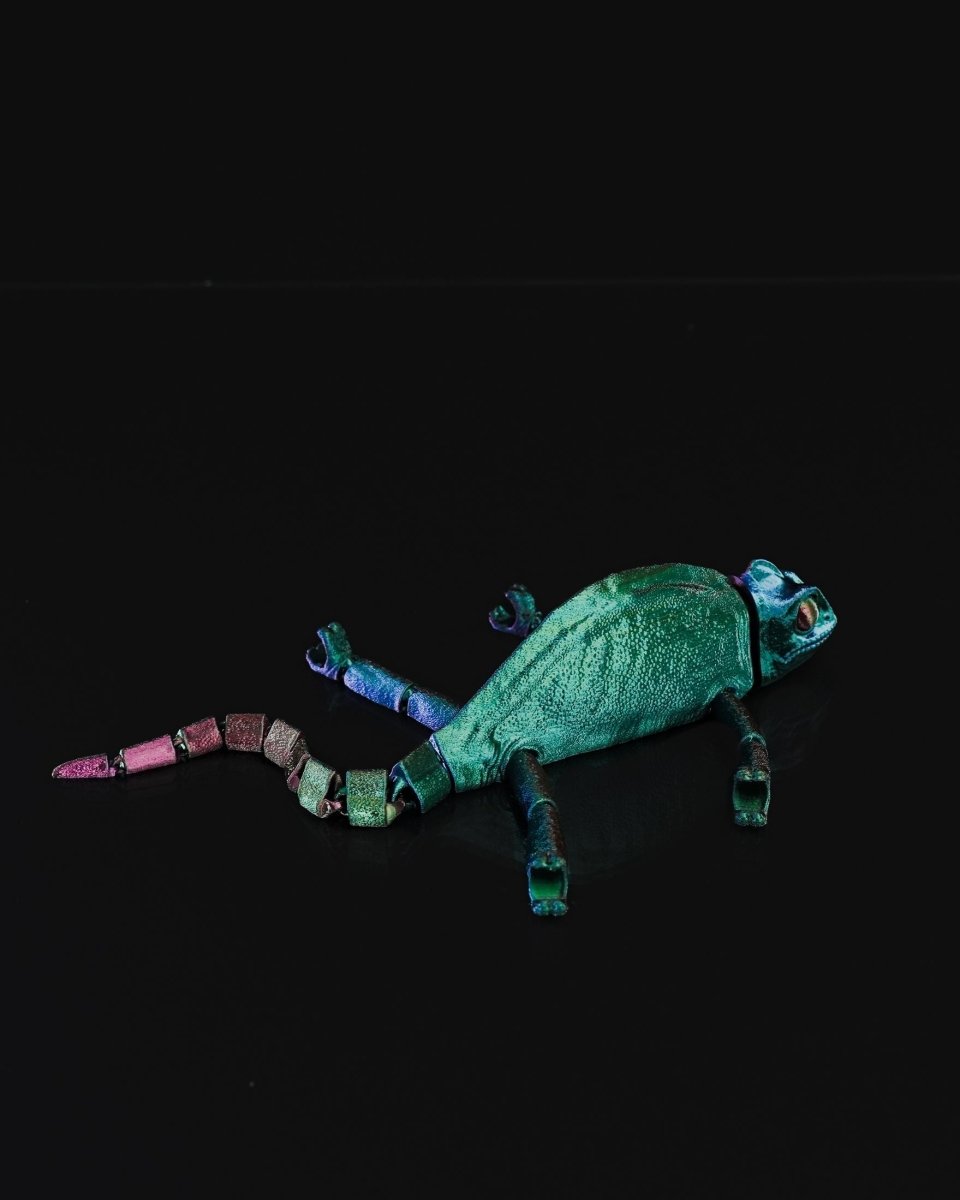 Articulated Chameleon - The Phynagrin Show