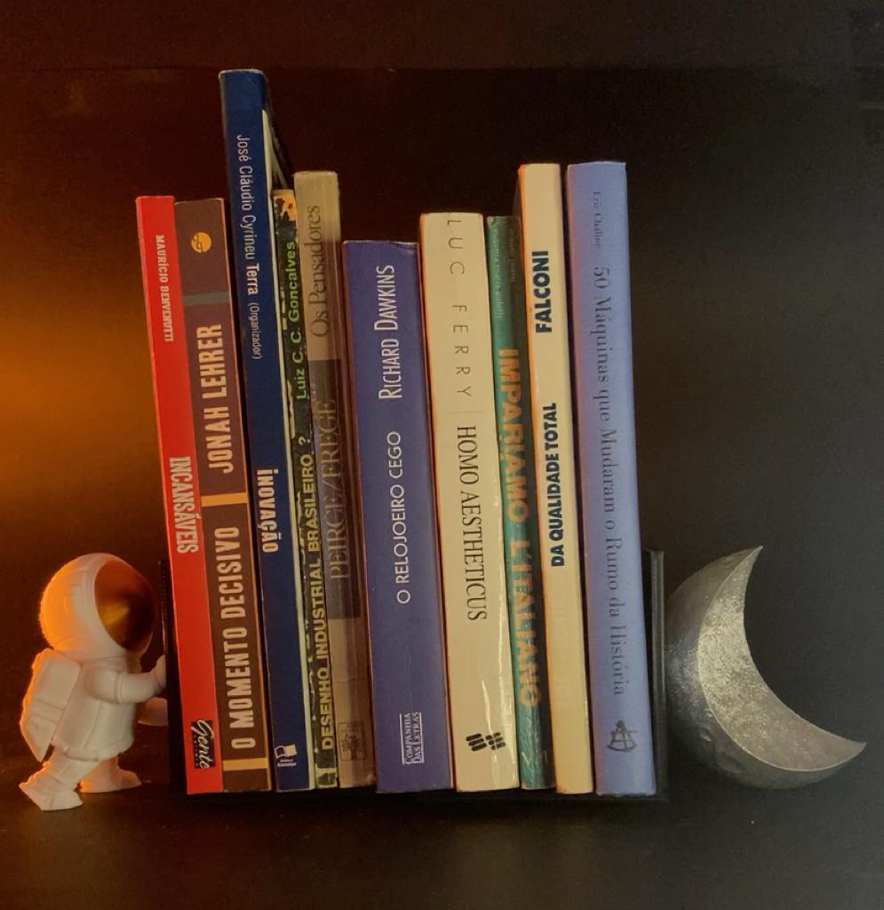 Astronaut Bookend - The Phynagrin Show