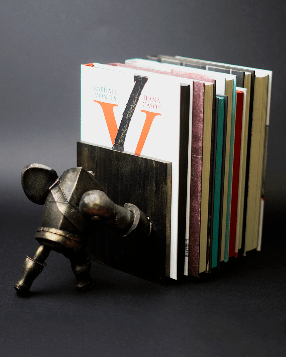 Knights Bookend - The Phynagrin Show