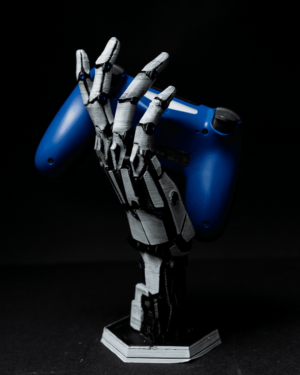 Robot Hand Controller Holder - The Phynagrin Show