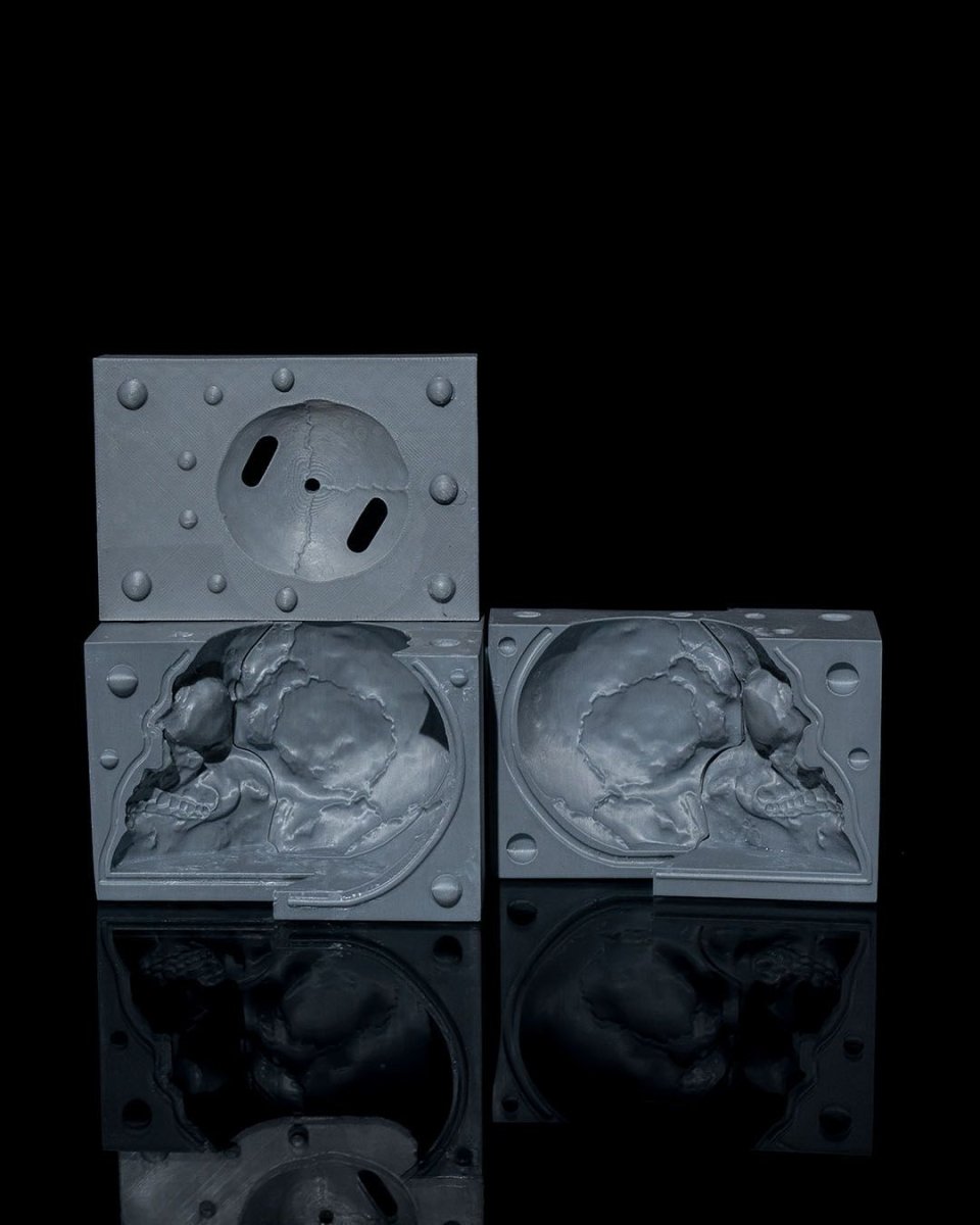 Skull Scent Candle Holder and Mold - The Phynagrin Show