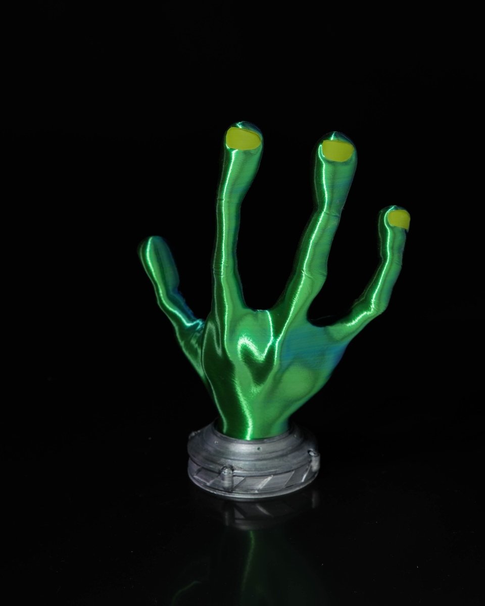 Alien Hand Controller Holder - The Phynagrin Show