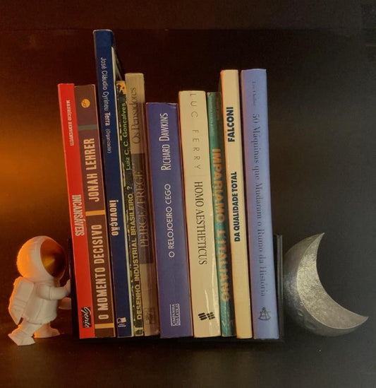 Astronaut Bookend - The Phynagrin Show