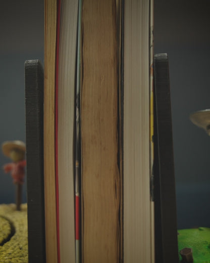 Alien Invasion Bookend